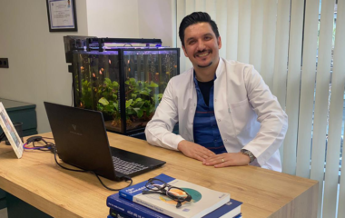 Diş Hekimi Dt. Ali Toptaş