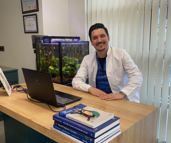 Diş Hekimi Dt. Ali Toptaş